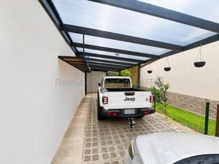HOUSE FOR SALE IN BRASIL DE SANTA ANA in Brasil, Santa Ana, San José — 118 000 000 ₡ - Photo 2 of 12