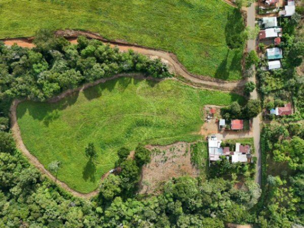 SE VENDE TERRENO LISTO PARA CONSTRUIR CERCA DEL AEROPUERTO CON ALTO POTENCIAL DE DESARROLLO en San Isidro De El General, Pérez Zeledón, San José — ₡ 300 000 000