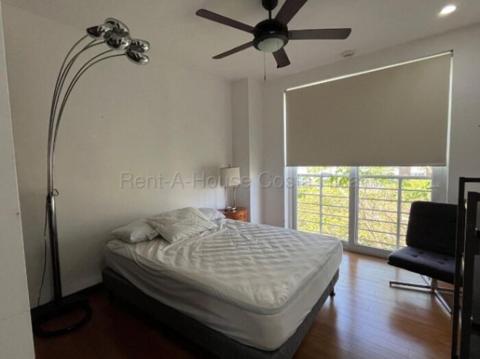 Apartamento en alquiler con línea blanca y ubicación estratégica en Escazú #26-1705 GS in San Rafael, Escazú, San José — $1,800