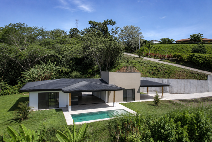Casa nueva en Roca Verde con impresionantes diseños in San José, Atenas, Alajuela — $695,000 - Photo 3 of 23