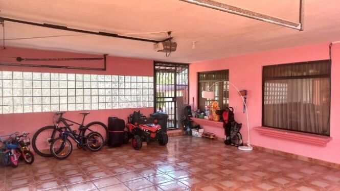 Espectacular Casa en Venta en Moravia, San José.  in San Vicente, Moravia, San José — $260,000