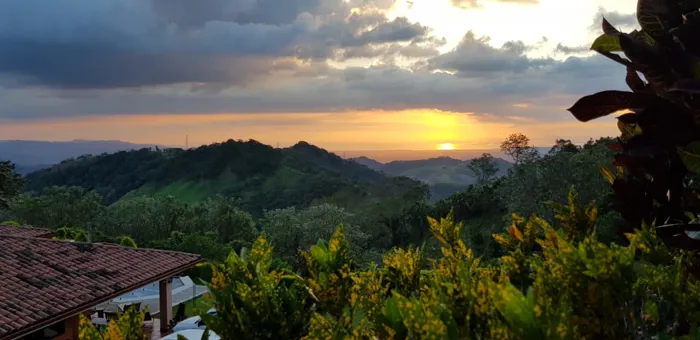 Large vacation home for sale with Pacific views in Atenas in Atenas, Alajuela — $1,000,000 - Photo 2 of 35