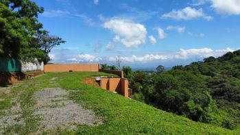 VENTA DE TERRENO EN CUIDAD COLÓN, VISTAS ESPECTACULARES. in Colón, Mora, San José — $217,000 - Photo 3 of 10