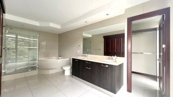 APARTAMENTO EN VENTA, SAN RAFAEL ESCAZÙ, $485.000 COD#26-221 in San Rafael, Escazú, San José — $485,000 - Photo 5 of 11