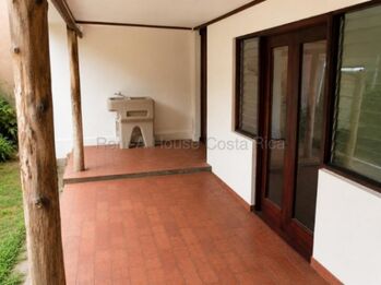 Alquiler de Casa en San Rafael de Escazú. RAH 27-105 in San Rafael, Escazú, San José — 550 000 ₡ - Photo 5 of 11