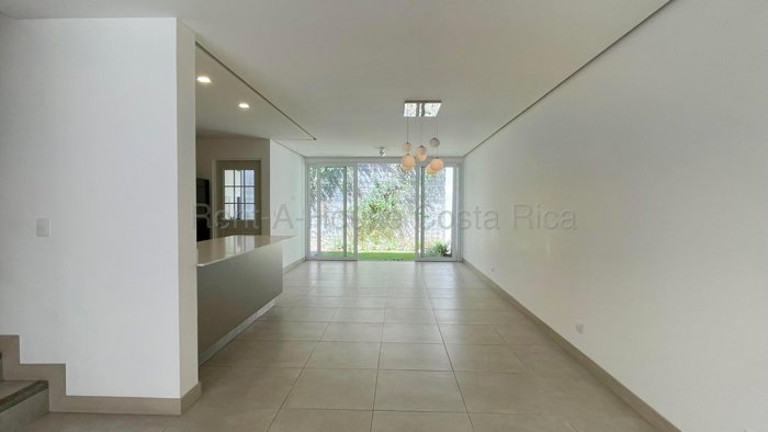 Venta de Casa en San Rafael de Escazú. RAH 27-316 in San Rafael, Escazú, San José — $340,000