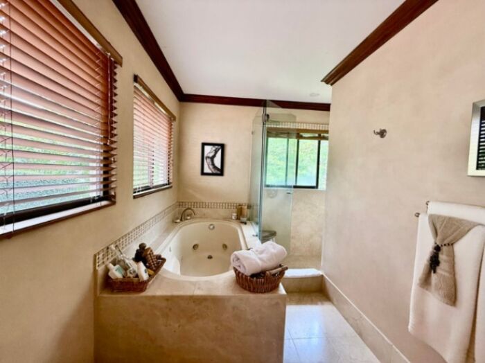 Venta de Casa en San Rafael de Escazú. RAH 26-1338 en San Rafael, Escazú, San José — $595,000