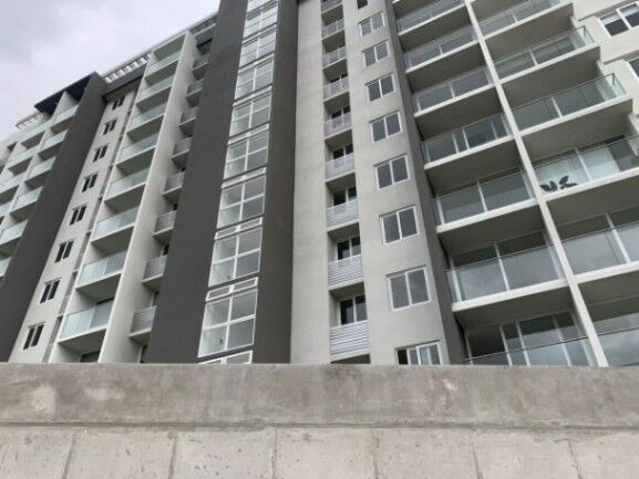 Se alquila apartamento a estrenar en condominio de Uruca San José 26-556 en Uruca, San José — $1,150