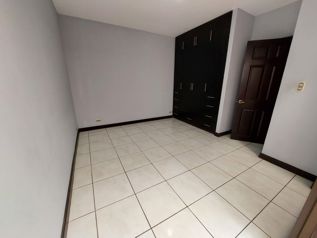 VENTA CASA DE 1 PLANTA EN RESIDENCIAL SANTA ANA POZOS in Pozos, Santa Ana, San José — 124 000 000 ₡ - Photo 5 of 18