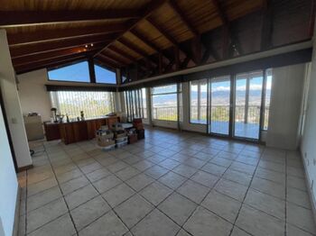 Amplia casa con vista espectacular en San Antonio de Escazú #22-1461 GS in San Antonio, Escazú, San José — $550,000 - Photo 5 of 14