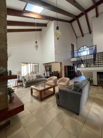 ALQUILER DE CASA, ESCAZÚ, LOS LAURELES, RESIDENCIAL LOS MALINCHES  in Escazú, San José — $3,950
