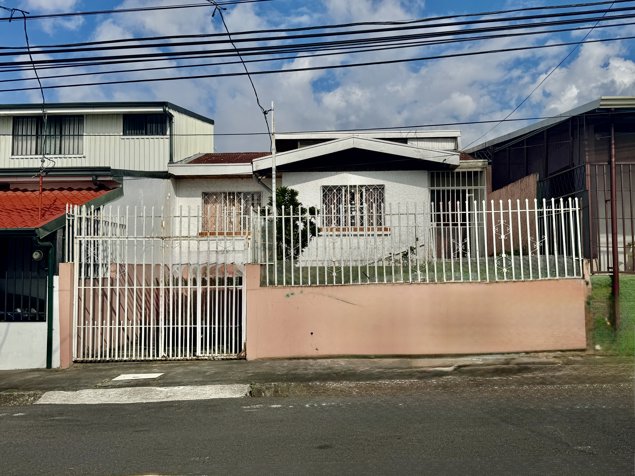 Venta de casa en Moravia, San Vicente - Independiente en San Vicente, Moravia, San José — ₡ 80 000 000