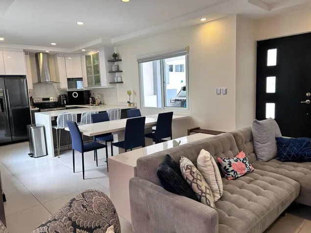 Venta de casa con vista panorámica y amenidades en condominio en Santa Ana #27-588 GS en Santa Ana, San José — $270,000 - Foto 2 de 11