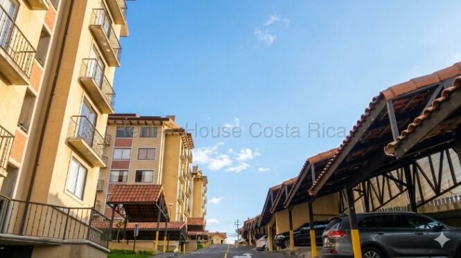 Venta de Apartamento en URUCA-San José. RAH 27-84 PRECIO REBAJADO en Uruca, San José — $150,000