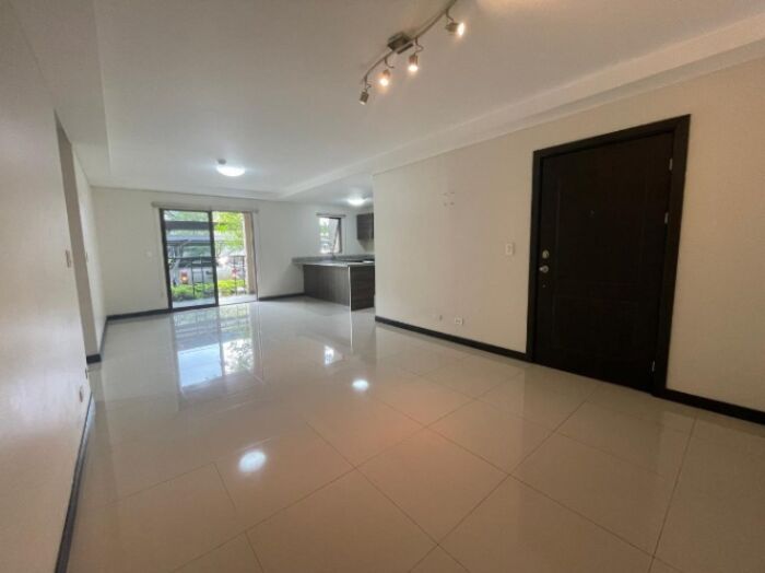 🏡 Apartamento en Condominio –  Brasil de Santa Ana 26-940 in Brasil, Santa Ana, San José — $185,000