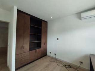 Alquiler de Casa Trejos Montealegre, Escazú Cond Imperial Cod JB 1329 en San Rafael, Escazú, San José — $400,000 - Foto 5 de 35