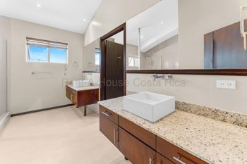 Alquiler de Penthouse en Escazú. RAH 26-2001 en Escazú, San José — $2,800 - Foto 2 de 6