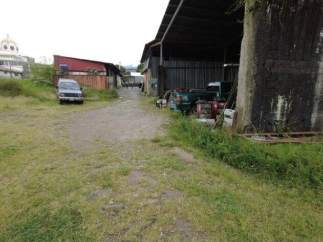 Se vende amplia propiedad de 2000m2 en Cartago Centro 25-1101 en Carmen, Cartago — $2,415,000