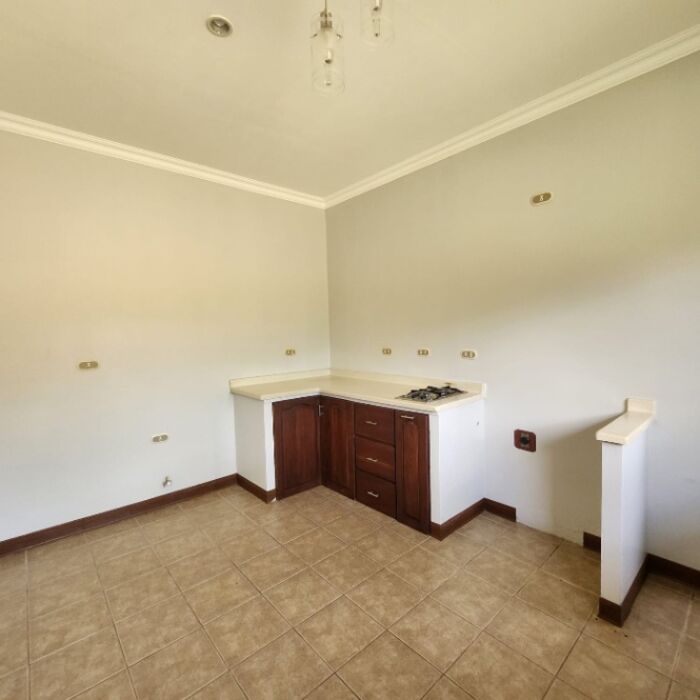 Casa de 3 cuartos en La Hermosa, Perez Zeledon.  en El General, Pérez Zeledón, San José — $299,999