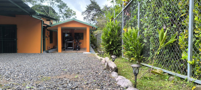 Hermosa y Cómoda Casa Cerca de La Fortuna in Peñas Blancas, San Ramón, Alajuela — $150,000 - Photo 2 of 29