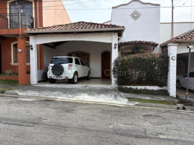 VENTA DE CASA EN SAN FRANCISCO DE HEREDIA. COD#26-1587 en San Francisco, Heredia — ₡ 75 000 000