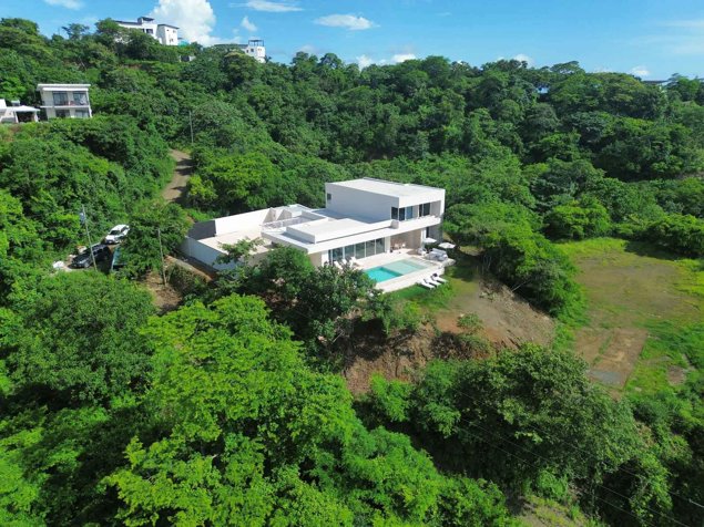 Casa Morada – Villa de Lujo con Vista al Océano en Santa Cruz, Guanacaste — $1,695,000 - Foto 2 de 12