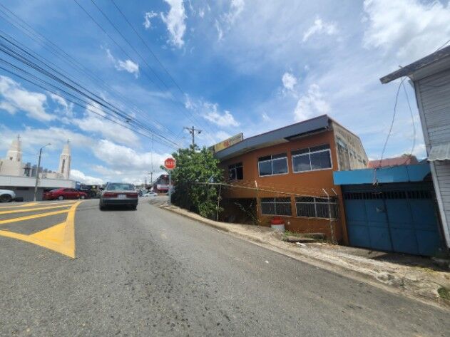 Propiedad Comercial de Primera en el Centro de San Isidro!  in San Isidro De El General, Pérez Zeledón, San José — $1,100,000