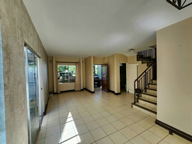 **REBAJADA**   VENTA DE CASA, HEREDIA, SAN PABLO, COND INTERAMERICANA en San Pablo, Heredia — $250,000