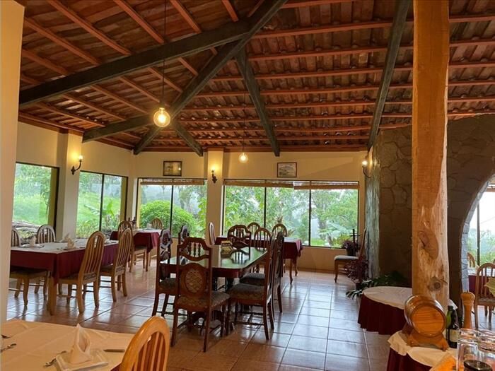 VENTA DE FINCA CON RESTAURANTE EN OPERACIÓN, HEREDIA, VARABLANCA en Heredia — $900,000