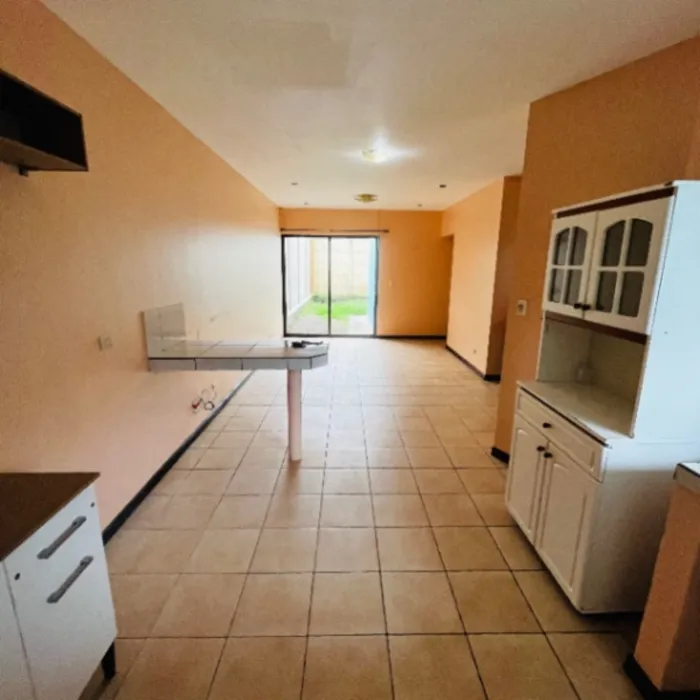 Alquiler de casa 3 habitaciones  in Aguacaliente, Cartago — ₡ 410 000 - Photo 2 of 12