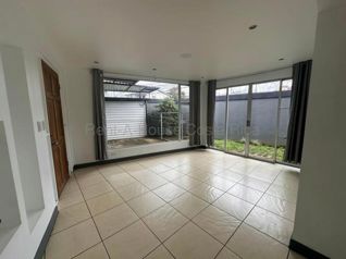 Venta de Casa ESQUINERA en Moravia-La Trinidad. RAH 27-581 in La Trinidad, Moravia, San José — 108 000 000 ₡ - Photo 4 of 14