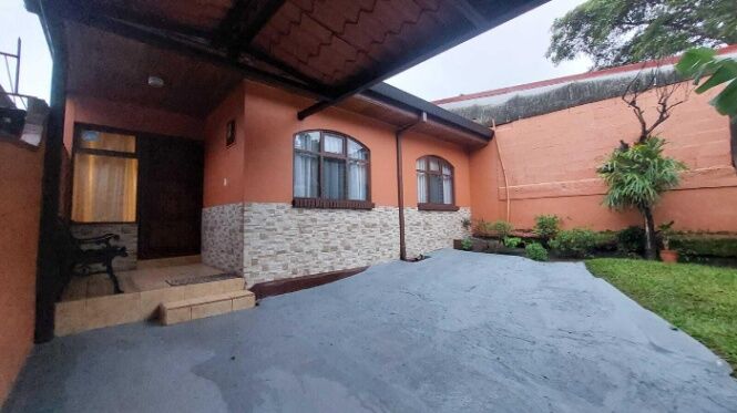 Venta de Casa en Santa Ana, San José. RAH 25-1766 in Santa Ana, San José — ₡ 73 000 000