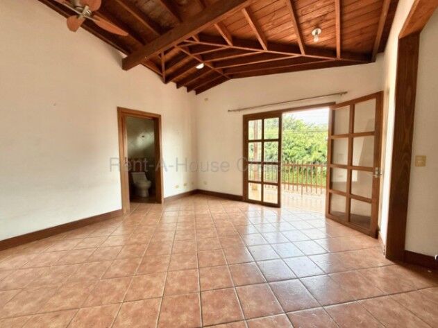 Venta de Casa en San Francisco de Heredia. RAH 26-1661 en San Francisco, Heredia — ₡ 120 000 000