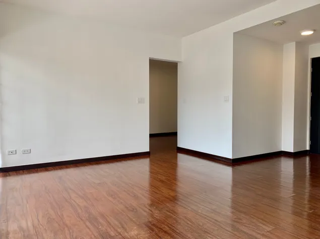 Amplio apartamento de 2 dormitorios en La Sabana en Merced, San José — $1,400 - Foto 3 de 25