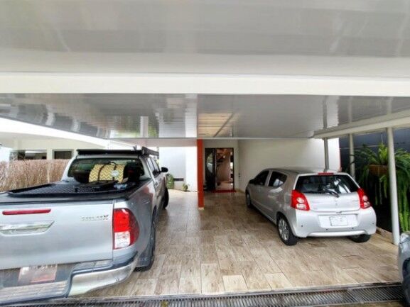 Se vende espaciosa propiedad con 2 casas en San Miguel Heredia 26-280 en San Miguel, Santo Domingo, Heredia — ₡ 450 000 000