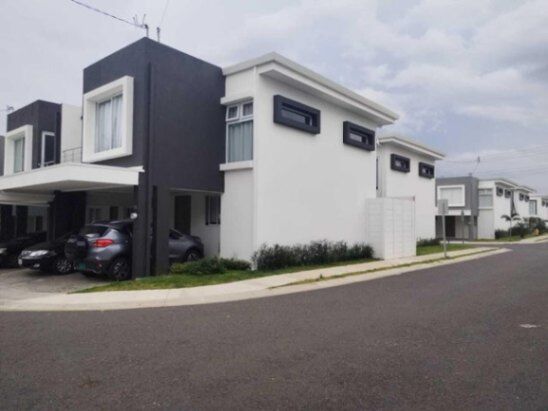 Se vende moderna casa en condominio de San Francisco Heredia 25-64 in San Francisco, Heredia — $245,000