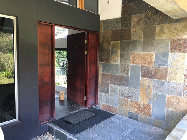 Casa con lote Bosque La Hoja San Rafael Heredia en Ángeles, San Rafael, Heredia — $750,000 - Foto 3 de 40