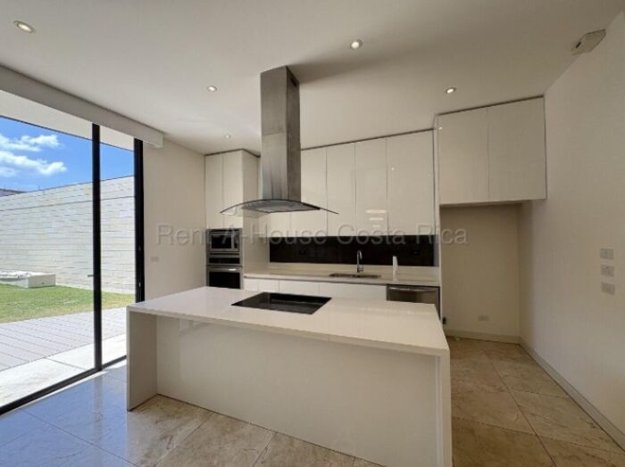 Casa moderna de lujo diseñada por arquitecto en Santa Ana Lindora #26-1654 GS en Pozos, Santa Ana, San José — $4,000