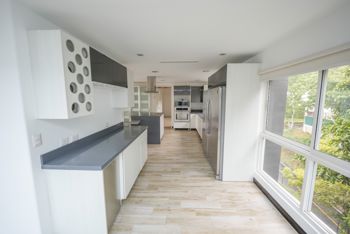 Penthouse de 3 Habitaciones + Oficina en Jaboncillos de Escazú en San Rafael, Escazú, San José — $930,000 - Foto 4 de 29
