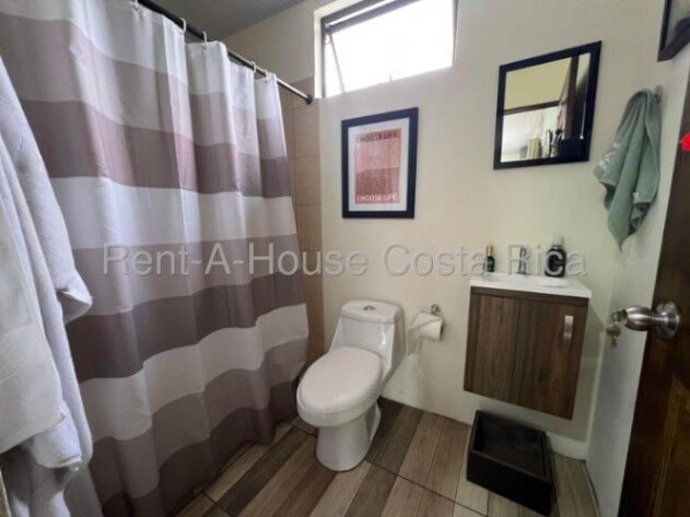 Venta de Casa en Piedades de Santa Ana. en Piedades, Santa Ana, San José — $435,000
