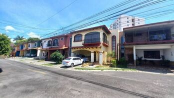 SE VENDE CASA SAN RAFAEL DE HEREDIA in San Josecito, San Rafael, Heredia — $250,000 - Photo 5 of 28