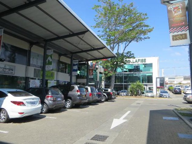 Oficinas en alquiler en Momentum Lindora/ área 296.74 m2 en Escazú, San José — $4,747 - Foto 3 de 8