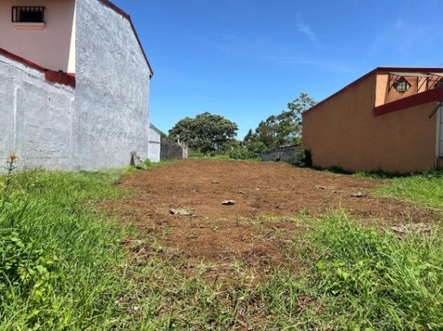Venta de Lote en San Rafael de Heredia. RAH 26-219 in Concepción, San Rafael, Heredia — ₡ 140 000 000
