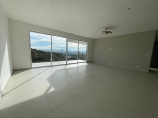 Venta casa Guachipelín Escazú Elegancia Vista y Exclusividad in San Rafael, Escazú, San José — $800,000 - Photo 4 of 16