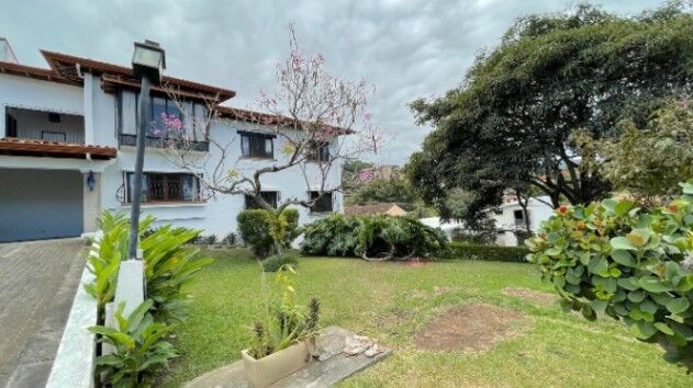 Se alquila casa en Escazú Centro 26-1349 in Escazú, San José — $2,034