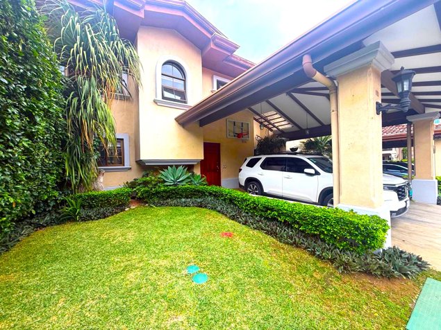CASA EN VENTA VILLA TOSCANA | UNA JOYA REMODELADA/GUACHIPELÍN, ESCAZÚ in Escazú, San José — $452,000 - Photo 2 of 38