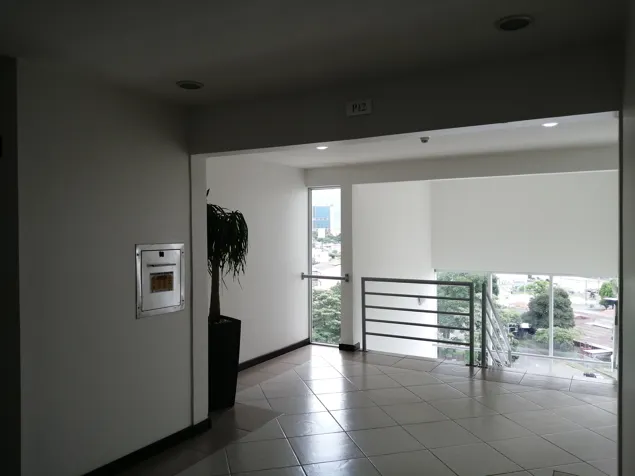 Apartamento en venta en La Sabana. Penthouse 5PDC526809 en Mata Redonda, San José — $295,000 - Foto 2 de 26