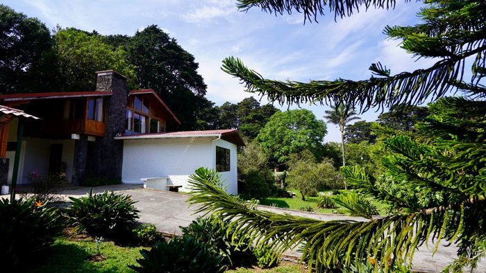 Se Alquila (Alquiler) Casa Amueblada por el Tirol, Heredia, RG 1552 in Barva, Heredia — $3,000 - Photo 2 of 12