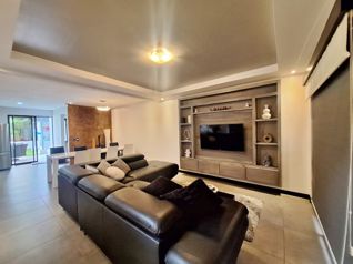 Venta de casa contemporánea en Ipis, Goicoechea. (AD) en Ipís, Goicoechea, San José — $365,000 - Foto 2 de 20