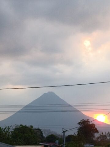 Se vende casa de dos pisos  a 5 minutos de La Fortuna con Vista al Volcán Arenal  in La Fortuna, San Carlos, Alajuela — ₡ 56 000 000